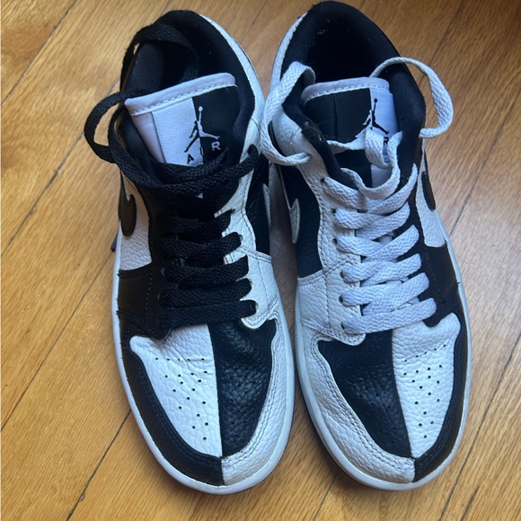 Nike Air Jordan 1 Low SE Homage Black White Size~5 Sneakers - Picture 1 of 4